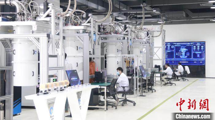 AI给量子计算机装了个脑子，实验室供品秒变学生玩具